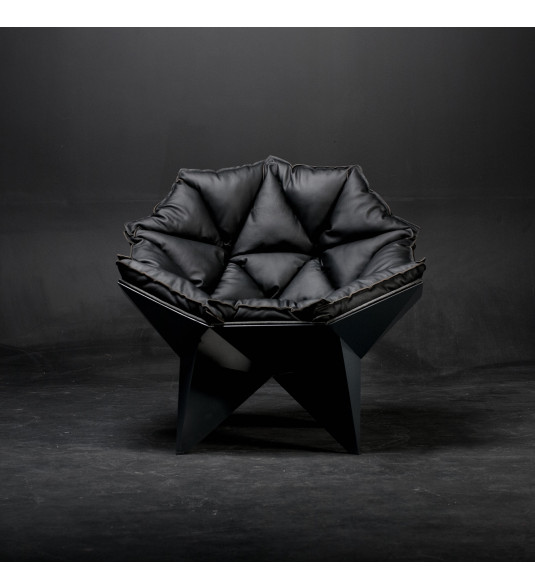 Q1 black chair